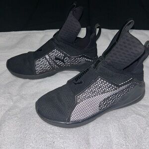 Puma Fenty sz 9.5 black